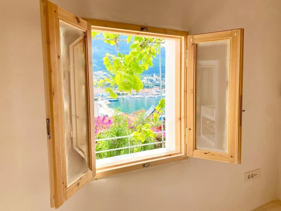Stylish Vathy Studio With Sea View Ngoại thất bức ảnh