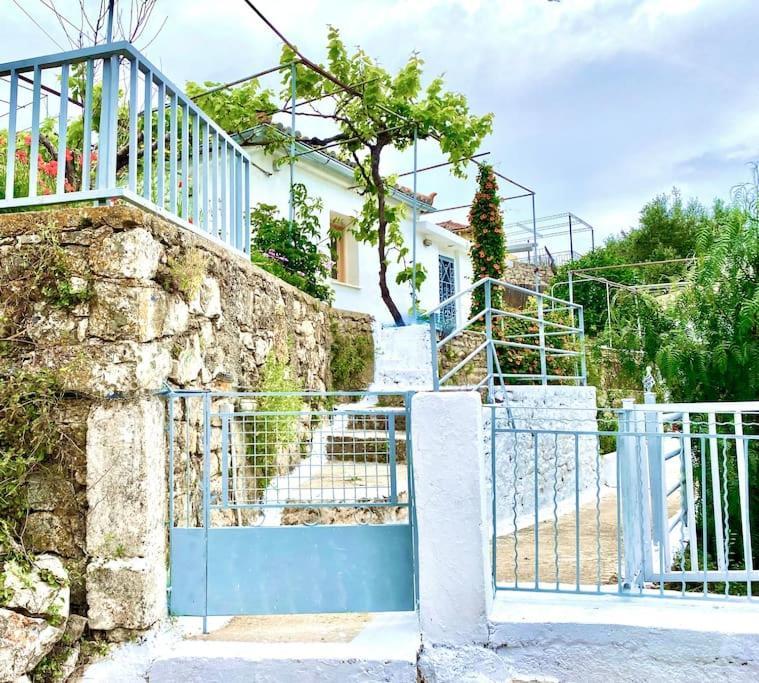 Stylish Vathy Studio With Sea View Ngoại thất bức ảnh